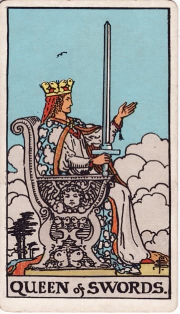 Queen of Swords — Hoàng Hậu Kiếm